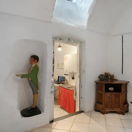 Casa Wilmot Bussana Vecchia 아파트 *