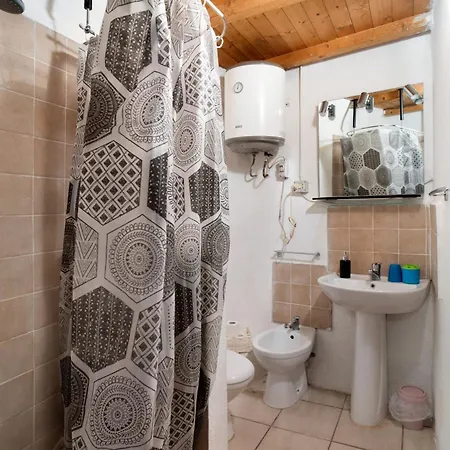 Casa Wilmot Bussana Vecchia アパート